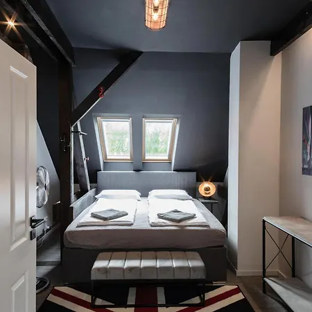 Marquardt Apartment *